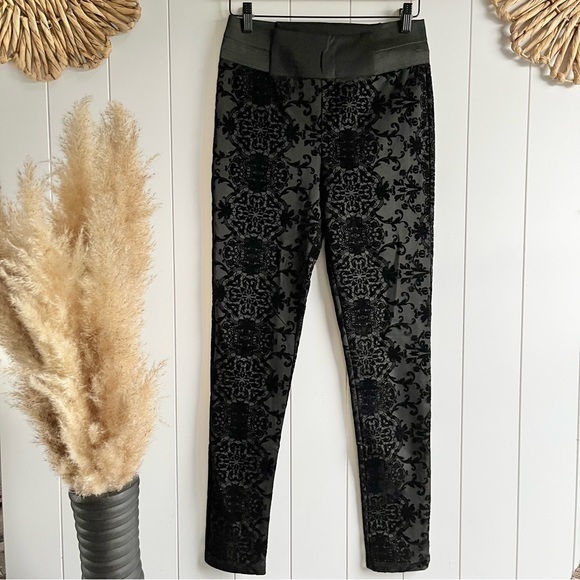 NWOT Simply Vera Wang burnt velvet leggings Small - Picture 1 of 4